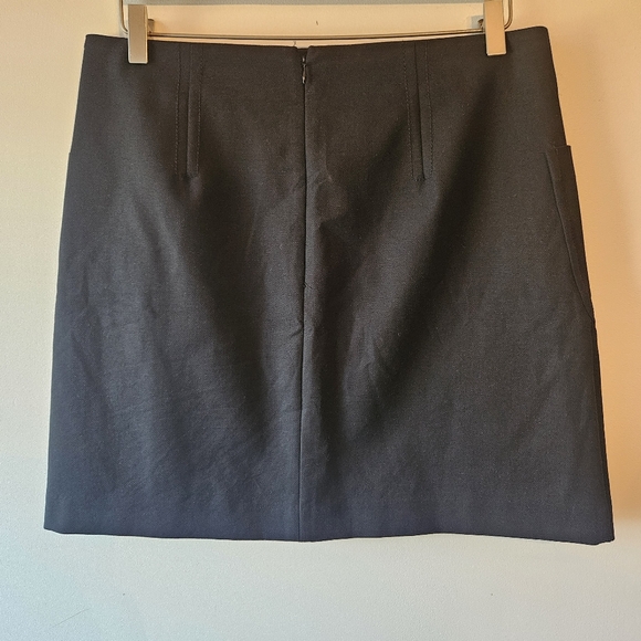 *2 For $30* LOFT mini with patch pockets. Size 10 - Picture 3 of 3